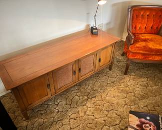 Lovely 1960s teak record/stereo cabinet in very nice condition...solid! 