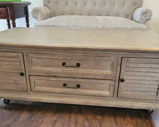 LIFT TOP COFFEE TABLE WITH LOTS OF STORAGE $80
