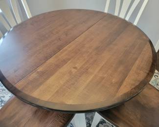 OAKWOOD INDUSTRIES QUALITY SOLID WOOD.....SMOOTH AS SILK
The 42" Belmont Table, w/Leaf - Two Tone by Oakwood Industries