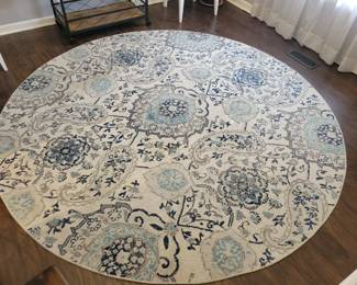 8' ROUND AREA RUG