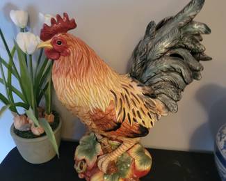 FITZ & FLOYD....CHIP LOWER LEFT AND TAIL $20