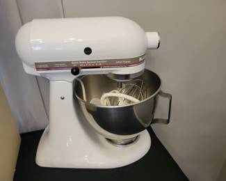 KitchenAid KSM90 300W Ultra Power Stand Mixer White Red W/ Attachments & Bowl $60