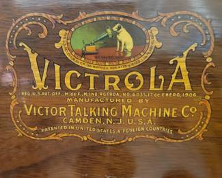 VICTROLA TALKING MACHINE CO...NO PLAYER PARTS INSIDE....BEAUTIFUL CABINET COULD BE LIQUOR CABINET AND MORE $50