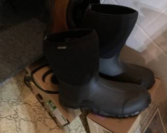 BOG boots like new!!! Size 13
