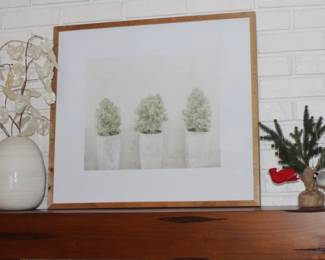 Lots of decorative items.