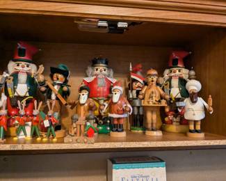 Nut crackers