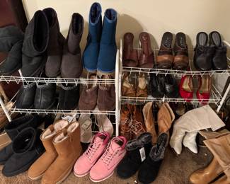 Vintage Boots 80’s 90’s
Tasman Uggs NIB size 8