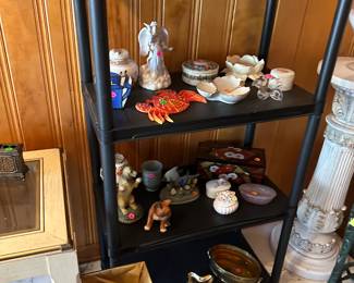 Assorted home decor and decorations