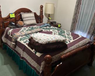 Bedroom set and bedding