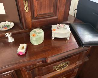 Jewelry and trinket boxes