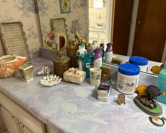 Misc bathroom supplies