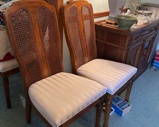 Set of 6 dining room chairs