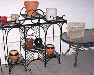 Nice metal shelf, planters