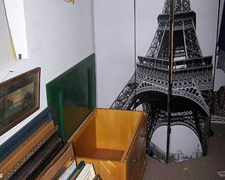 Frames, Eiffel tower folding screen, chest