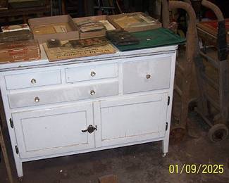 Porcelain top kitchen cabinet 