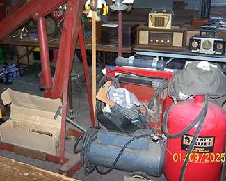 Engine hoist, Black Bull 20 gal. abrasive, 