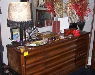 Long dresser