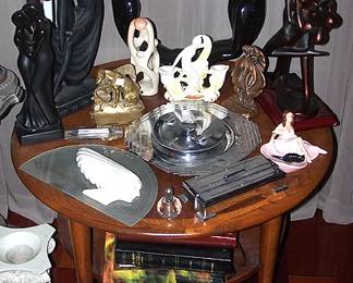 MCM Lane Acclaim table, deco items