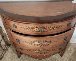 Vintage Curved Front French Provincial Dresser!