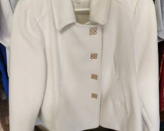 Vintage Chicos but right in style - White Jacket!