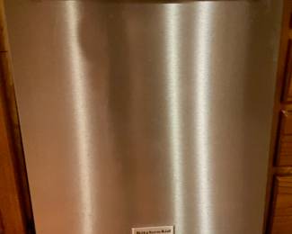 Newer Kitchenaid dishwasher 