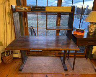 Computer desk