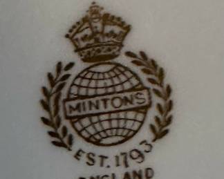 MINTONS England Gold Leaf Heavily Crusted Dinner Plates