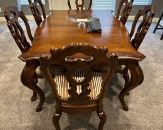Luciano Dining Room Table Set