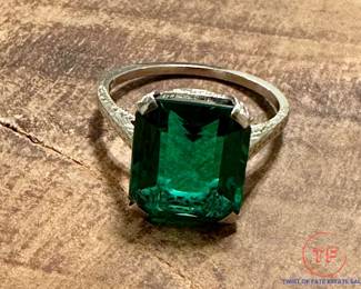 10K GOLD Filigree Ring with Emerald Cut Stone 