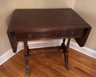 Drop sides table