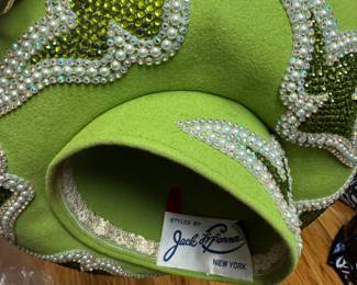 Large collection of vintage ladies hats