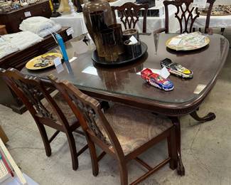 Table with 4 Chairs 