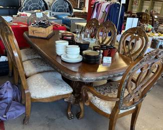 Table with 8 Chairs 