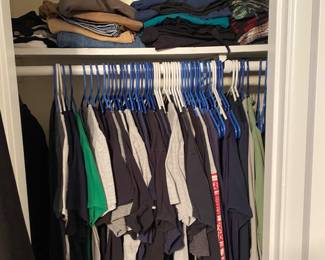 GRAPHIC T-SHIRTS AND WOMENS WEAR