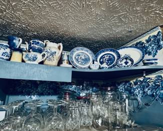 Blue china
Located in kitchen