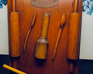Wooden utensil mold
Located in kitchen