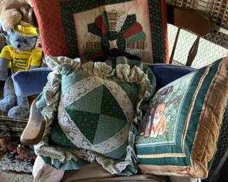Lacy quilted pillows
