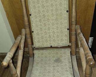 VICTORIAN ANTIQUE CHILDS ROCKING CHAIR