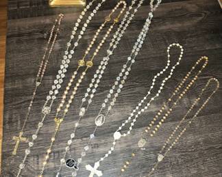 ANTIQUE ROSARIES & RELIGIOUS ITEMS