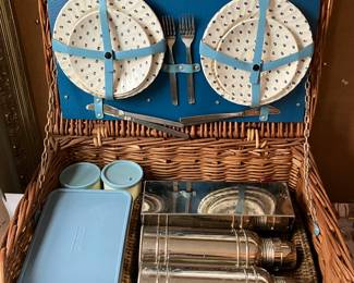 The Braxton Collection Picnic Basket Set - Made in England