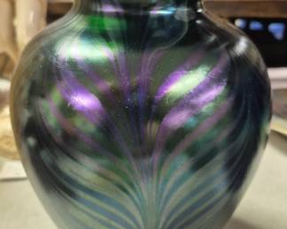 Orient & Flume 1990 iridescent 8" feather vase