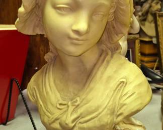 18" Grinam Niam sculpture 