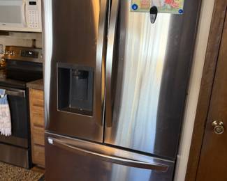 2024 LG SMART FRENCH DOOR COUNTER DEPTH REFRIGERATOR WITH 4 YEARS LEFT ON EXTENDED WARRANTY............FIRM @ $1200.00