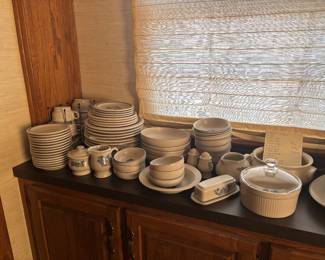 Pfaltzgraff Yorktown Set