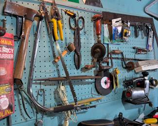 Here comes the Garage - small hand tools, electric tools