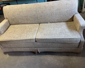 Simmons Hide a Bed. Excellent condition.