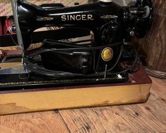 Singer Sewing Machine with case.