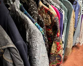 BEautiful ladies apparel, shoes 8.5-11, coats. - Chicos, Casual Corner,, Brooks, Talbot, Halston, Ralph Lauren etc. Vintage evening dresses