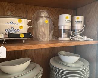 Corning ware and cuisinart choppers