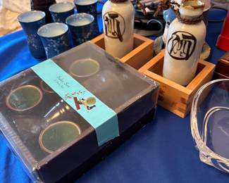 Sakie cups and sets